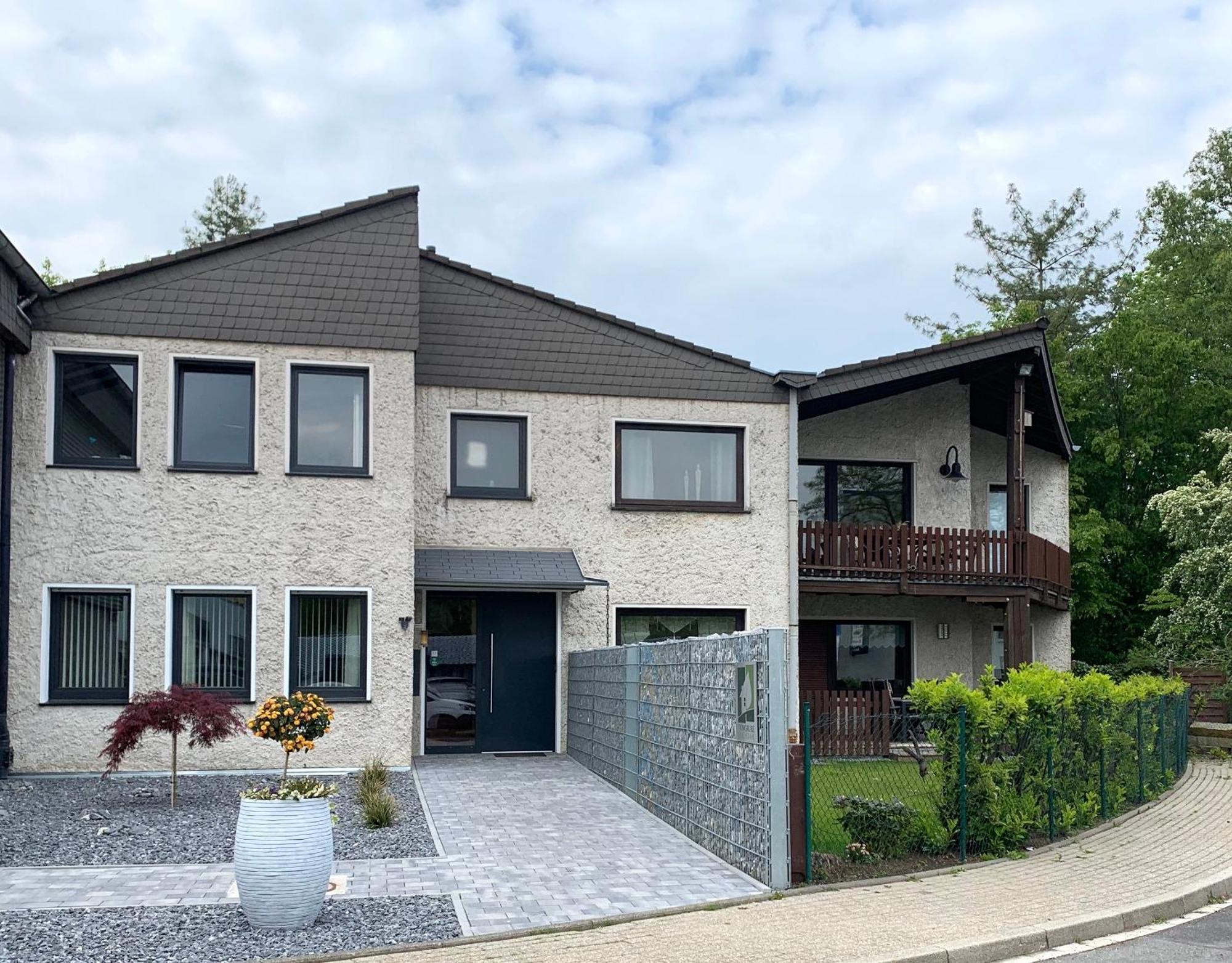 Besotel Erkrath- Schicke Fewo Oder Apartments Zentral Naehe Bahnhof Und Autobahn Im Neandertal Mit Glasfaser Wlan Und Freies Parken Ngoại thất bức ảnh