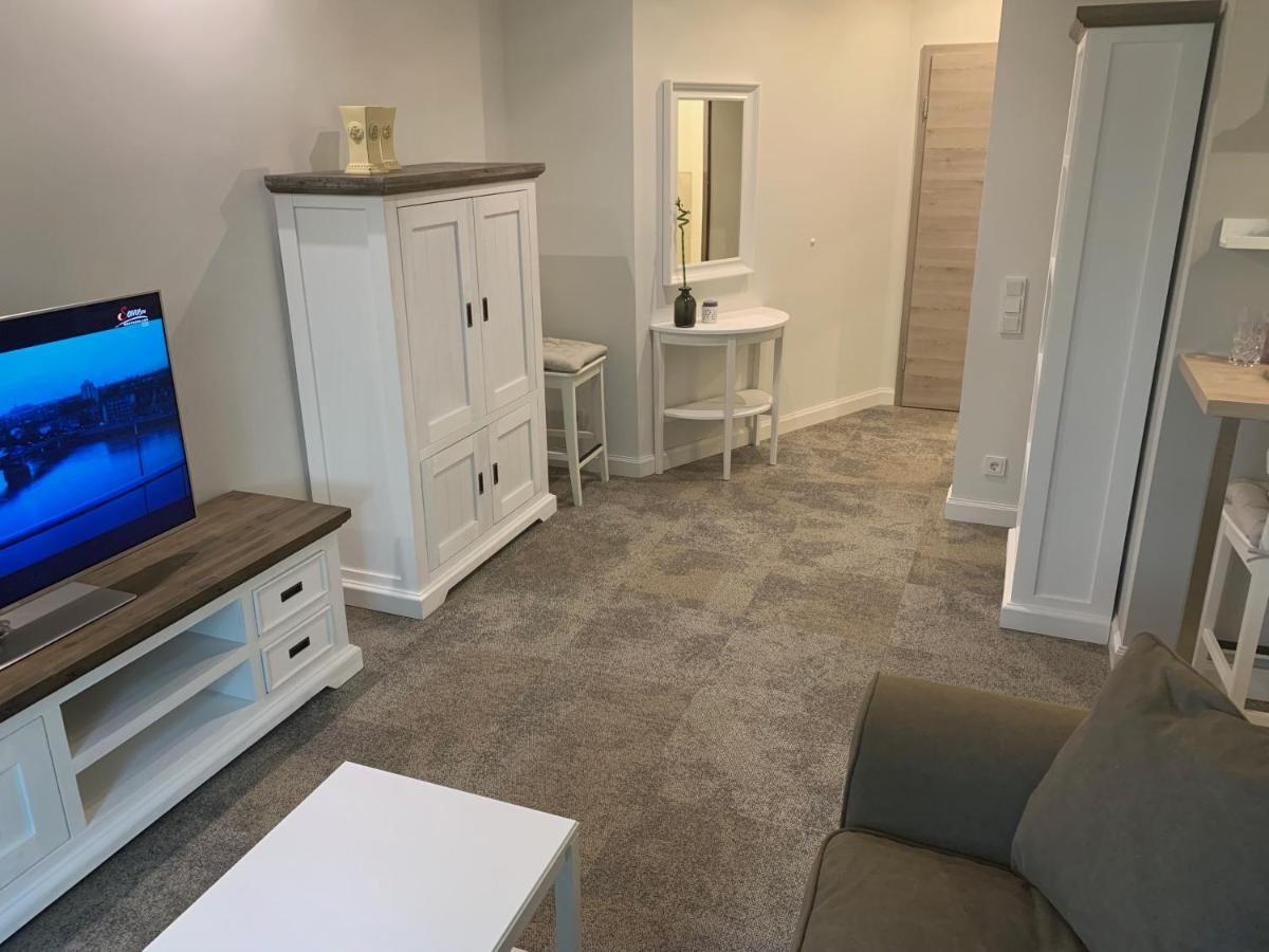 Besotel Erkrath- Schicke Fewo Oder Apartments Zentral Naehe Bahnhof Und Autobahn Im Neandertal Mit Glasfaser Wlan Und Freies Parken Ngoại thất bức ảnh